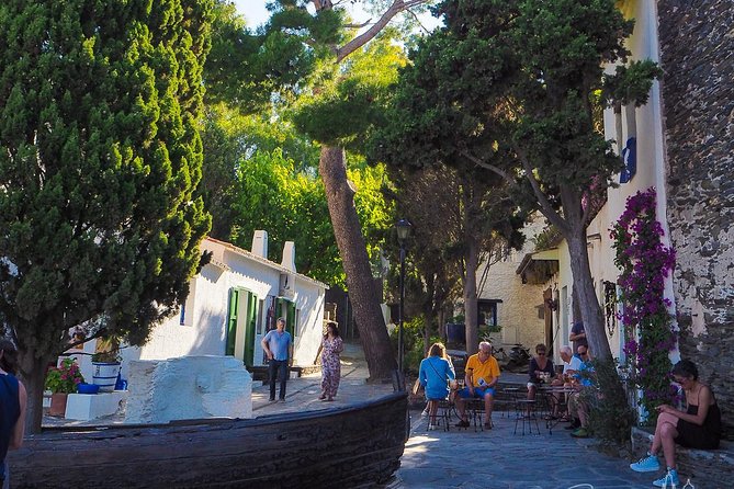 The Dalí Triangle & Cadaqués Day Trip from Girona - What the nine-hour day feels like
