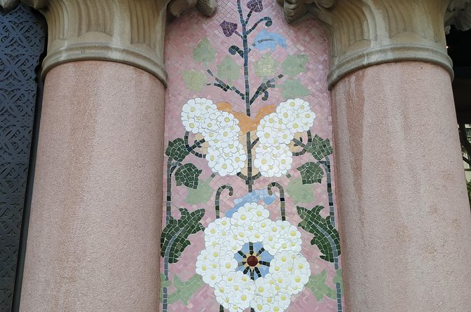 The Story of Gaudi and Modernism Private Walking Tour - Pace, group size, and practical comfort