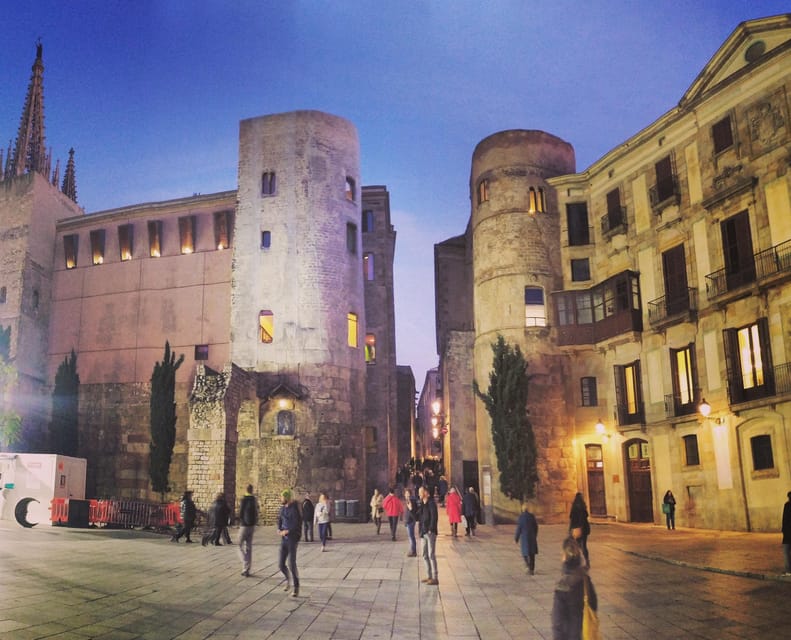The Timeless Beauty of Barcelona’s Gothic and Born Quarters - Narrow lanes and the ancient synagogue