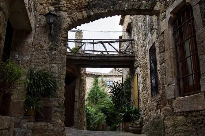 Three Medieval Gems & Local Lunch Private Tour from Barcelona - Sant Vicenç and the Monastery of Sant Pere
