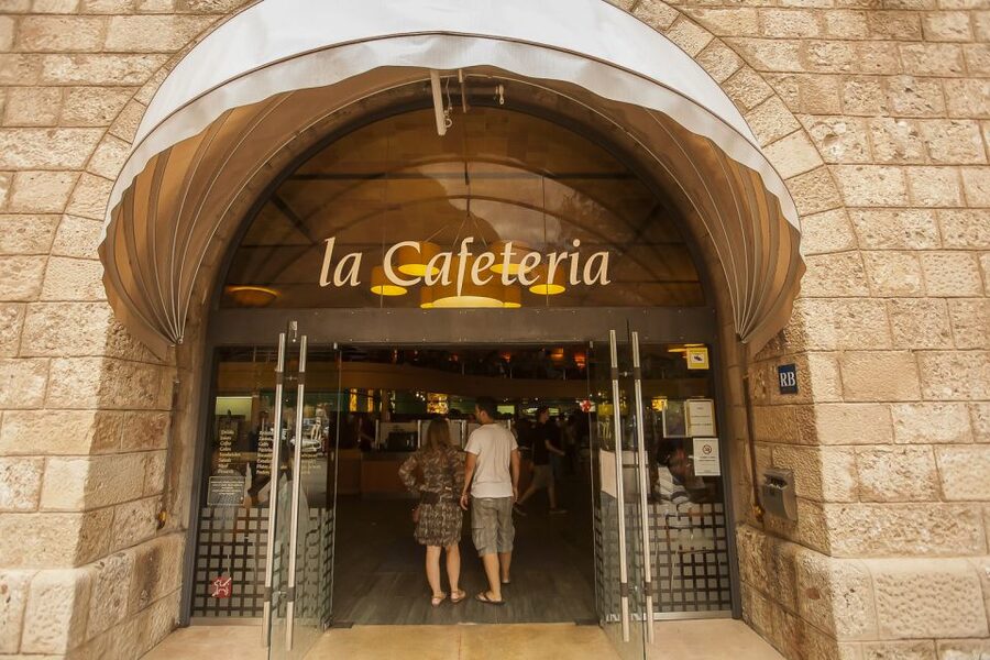 Tot Montserrat: Transport, Museum Tickets, and Lunch - Museu de Montserrat and its major artists