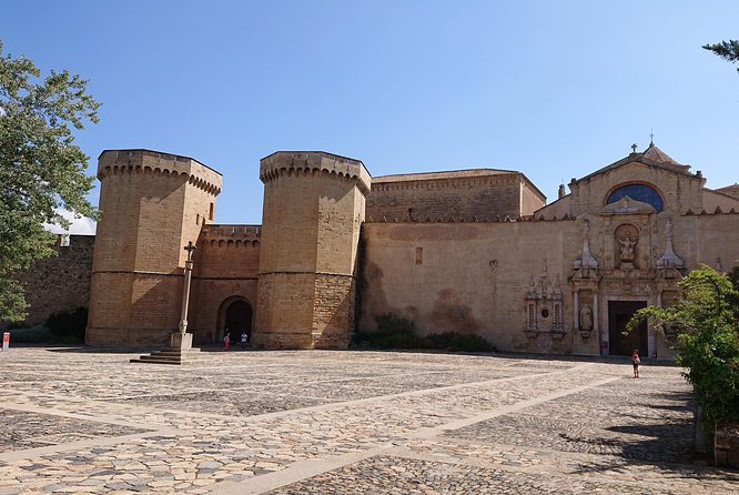 Tour monastery Poblet with hotel pickup - The official app and the self-guided format