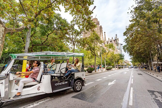 Tour Welcome Barcelona with Local Guide in Eco Tuk Tuk Private - Comfort, weather, and the vehicle itself