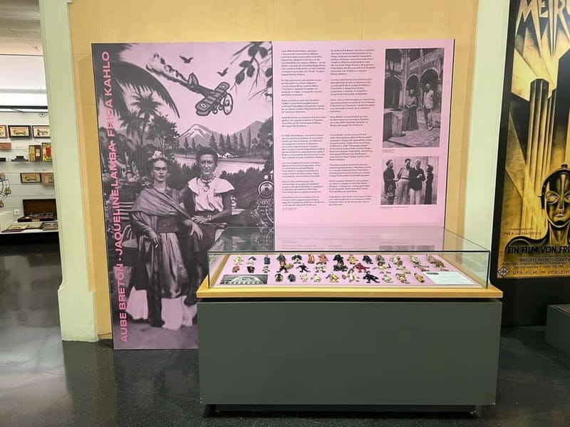 Toy Museum: Anna Maria and Salvador Dalí and García Lorca's toys. - Who will get the most from the $10 price
