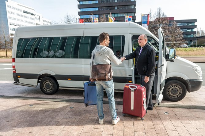 Transfer from Barcelona Airport to Barcelona City - Reliability: strong when the handoff works