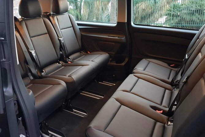 Transfer from Barcelona City to cruise port Private transfer - Help for groups with lots of luggage