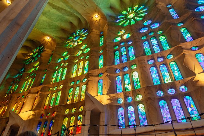 Treasures of Barcelona: Private Gaudi Walking Tour - What the private format adds
