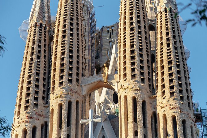 Treasures of Barcelona: Private Gaudi Walking Tour - Three hours on foot, with Barcelona between the sights