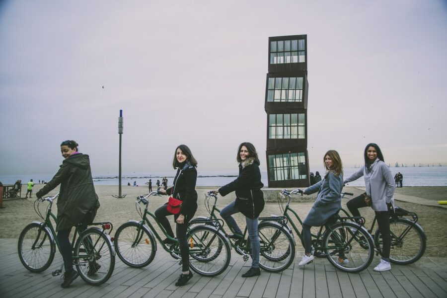 Unusual Barcelona Bike Tour in French - What the strong ratings mean in practical terms