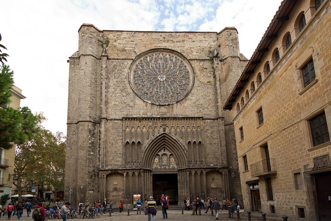 Walking tour of the Gothic Quarter of Barcelona + Cathedral - Casa de l’Ardiaca, a quieter Gothic Quarter stop