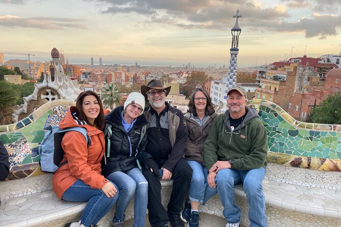Welcome Private Chauffeured Tour with Licensed Guide - A fast, private introduction to Barcelona