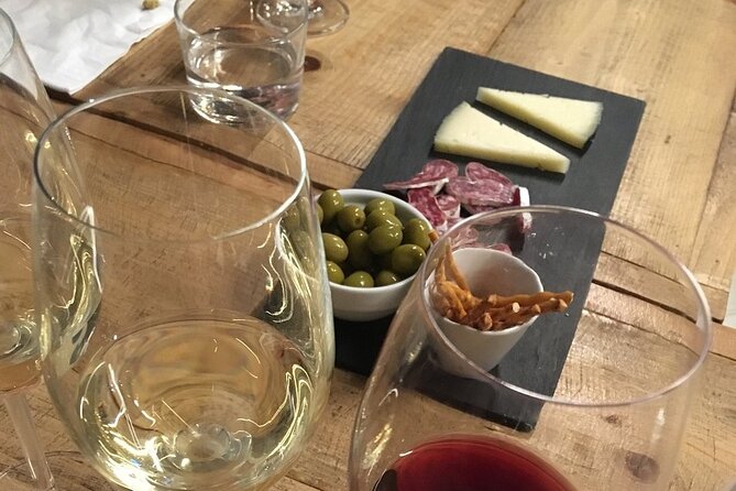 Wine Tasting Experience in Barcelona - A friendly room with room for conversation