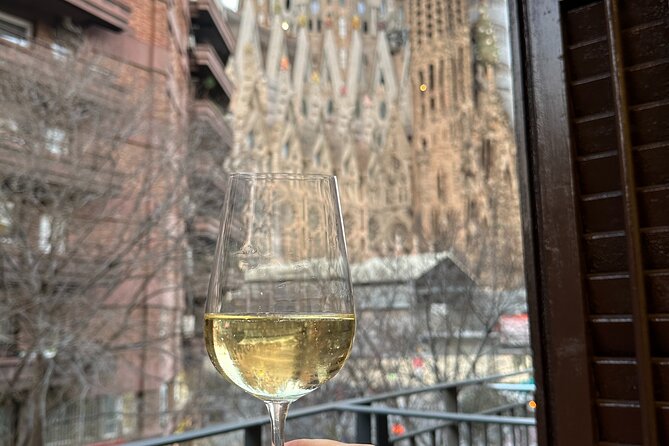 Wine tasting with a view of the Sagrada Familia - Who will enjoy this Barcelona tasting