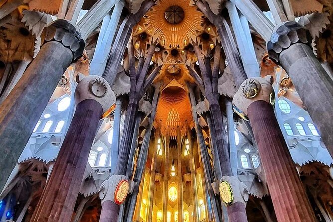Wonders of Gaudi: Park Guell & Sagrada Familia Private Tour - Entering the Sagrada Família with time to look up
